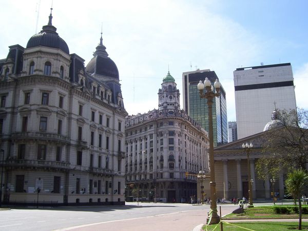 Car Rental in Buenos Aires/Delivery Service - Sixt rent a car